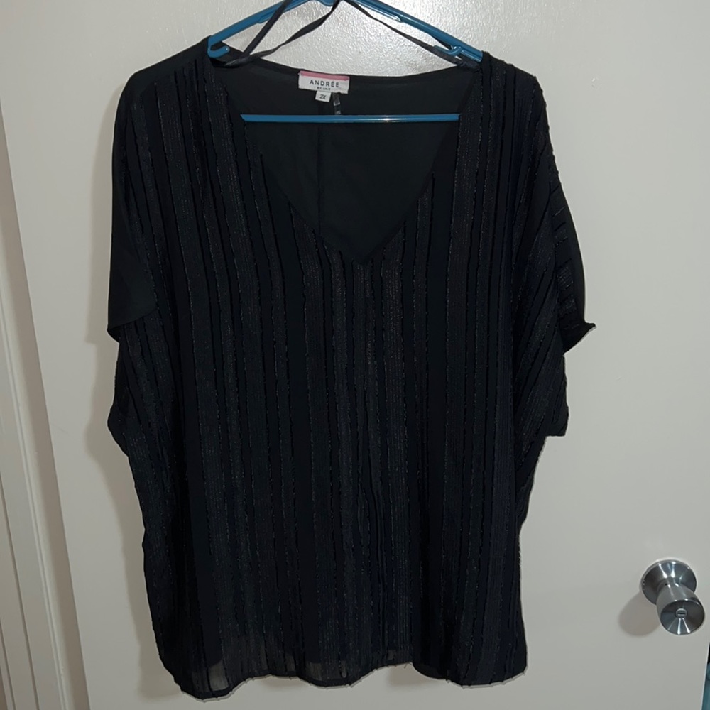 Cute Black Flowy short sleeve